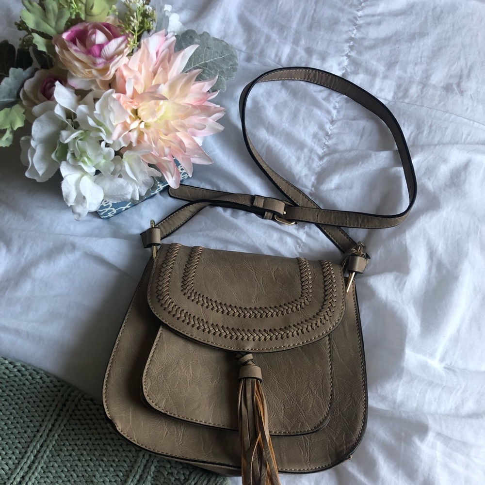 Saddle bag purse with tassels